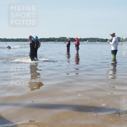 22.06.2025 - Viking Triathlon KatJ http://msf.ph/oto/8089271 22.06.2025 10:24:53 Schwimmen 4, 329, 521 meine-sportfotos.de