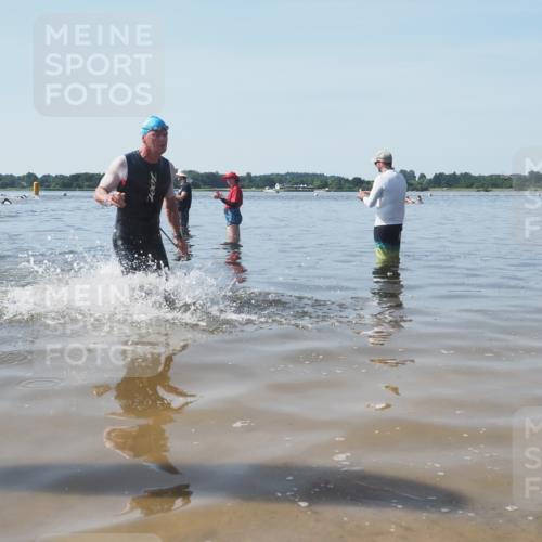 22.06.2025 - Viking Triathlon KatJ http://msf.ph/oto/8089299 22.06.2025 10:24:54 Schwimmen 4, 329, 521 meine-sportfotos.de