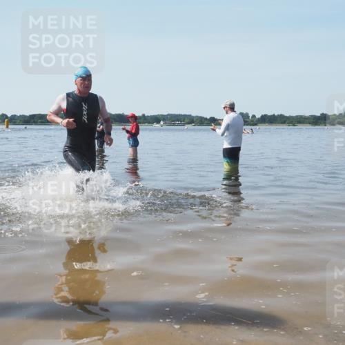 22.06.2025 - Viking Triathlon KatJ http://msf.ph/oto/8089314 22.06.2025 10:24:54 Schwimmen 4, 329, 521 meine-sportfotos.de
