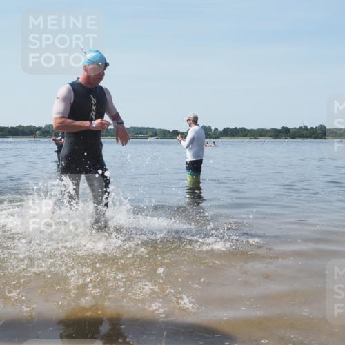 22.06.2025 - Viking Triathlon KatJ http://msf.ph/oto/8089359 22.06.2025 10:24:55 Schwimmen 4, 329, 521 meine-sportfotos.de