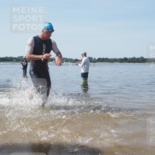 22.06.2025 - Viking Triathlon KatJ http://msf.ph/oto/8089368 22.06.2025 10:24:55 Schwimmen 4, 329, 521 meine-sportfotos.de
