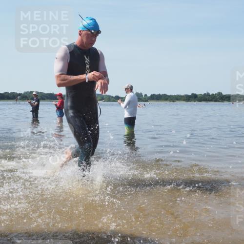 22.06.2025 - Viking Triathlon KatJ http://msf.ph/oto/8089382 22.06.2025 10:24:55 Schwimmen 4, 329, 521 meine-sportfotos.de
