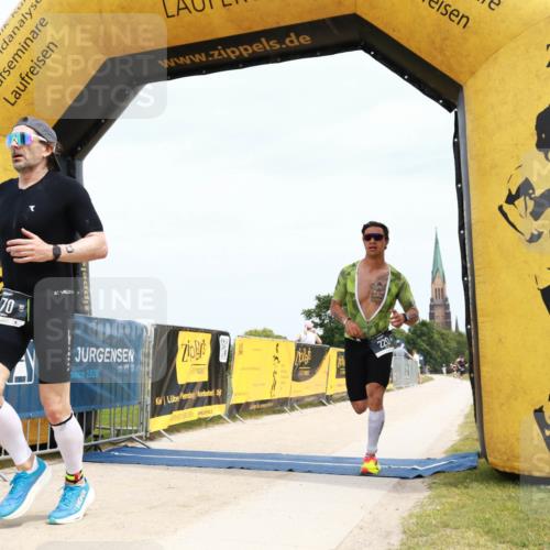 22.06.2025 - Viking Triathlon H.Heesch http://msf.ph/oto/8089391 22.06.2025 13:29:39 Laufen 220, 258, 324, 370, 381 meine-sportfotos.de