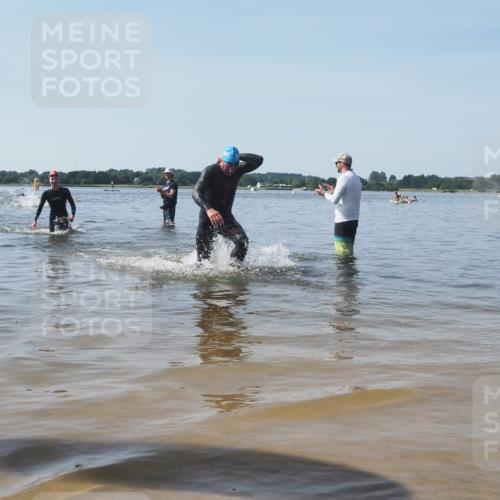 22.06.2025 - Viking Triathlon KatJ http://msf.ph/oto/8089557 22.06.2025 10:25:27 Schwimmen 2, 122, 641 meine-sportfotos.de