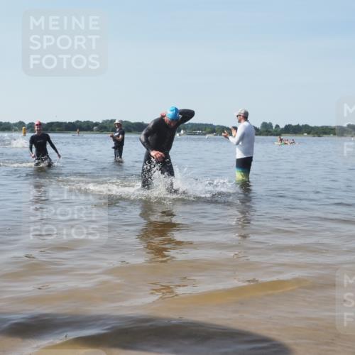 22.06.2025 - Viking Triathlon KatJ http://msf.ph/oto/8089567 22.06.2025 10:25:27 Schwimmen 2, 122, 641 meine-sportfotos.de
