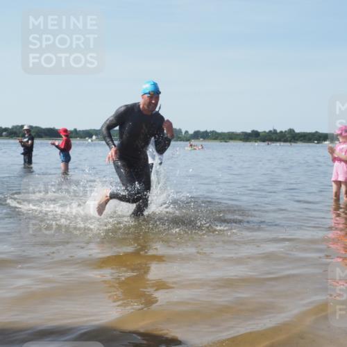 22.06.2025 - Viking Triathlon KatJ http://msf.ph/oto/8089642 22.06.2025 10:25:28 Schwimmen 2, 122, 641 meine-sportfotos.de