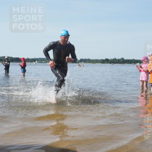 22.06.2025 - Viking Triathlon KatJ http://msf.ph/oto/8089655 22.06.2025 10:25:28 Schwimmen 2, 122, 641 meine-sportfotos.de