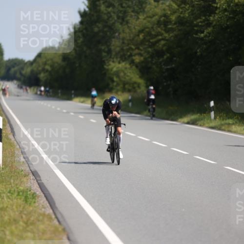 22.06.2025 - Viking Triathlon Yannick Fuchs http://msf.ph/oto/8089707 22.06.2025 11:05:34 Radfahren 93, 254, 335, 408, 657, 661 meine-sportfotos.de