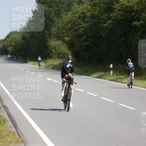 22.06.2025 - Viking Triathlon Yannick Fuchs http://msf.ph/oto/8089733 22.06.2025 11:05:34 Radfahren 93, 254, 335, 408, 657, 661 meine-sportfotos.de