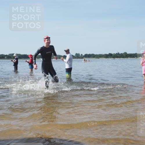22.06.2025 - Viking Triathlon KatJ http://msf.ph/oto/8089746 22.06.2025 10:25:32 Schwimmen 2, 122, 420, 641 meine-sportfotos.de