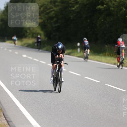 22.06.2025 - Viking Triathlon Yannick Fuchs http://msf.ph/oto/8089761 22.06.2025 11:05:35 Radfahren 93, 254, 335, 408, 535, 657, 661 meine-sportfotos.de