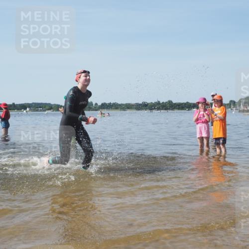 22.06.2025 - Viking Triathlon KatJ http://msf.ph/oto/8089768 22.06.2025 10:25:32 Schwimmen 2, 122, 420, 641 meine-sportfotos.de
