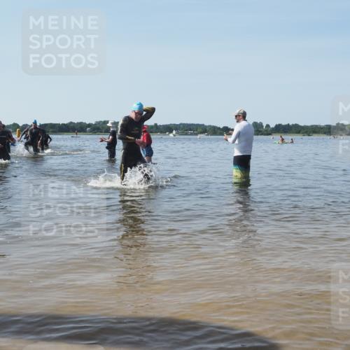 22.06.2025 - Viking Triathlon KatJ http://msf.ph/oto/8089817 22.06.2025 10:25:42 Schwimmen 2, 10, 420, 455, 485, 544, 557 meine-sportfotos.de