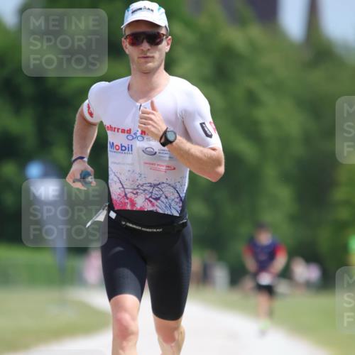 22.06.2025 - Viking Triathlon H.Heesch http://msf.ph/oto/8089819 22.06.2025 12:58:56 Laufen 521 meine-sportfotos.de