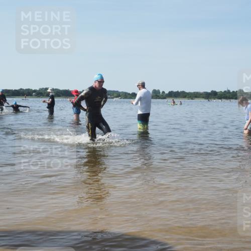 22.06.2025 - Viking Triathlon KatJ http://msf.ph/oto/8089842 22.06.2025 10:25:43 Schwimmen 2, 10, 420, 455, 485, 544, 557 meine-sportfotos.de