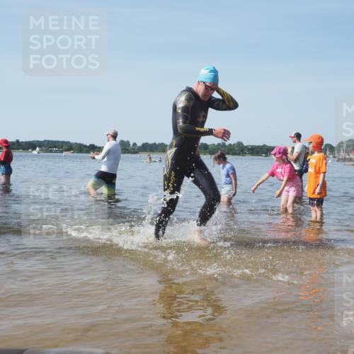 22.06.2025 - Viking Triathlon KatJ http://msf.ph/oto/8089906 22.06.2025 10:25:45 Schwimmen 2, 10, 420, 455, 485, 544, 557 meine-sportfotos.de