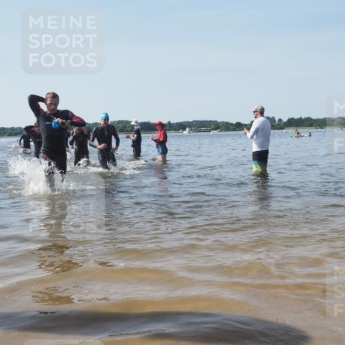 22.06.2025 - Viking Triathlon KatJ http://msf.ph/oto/8089923 22.06.2025 10:25:48 Schwimmen 10, 49, 420, 455, 485, 544, 557 meine-sportfotos.de