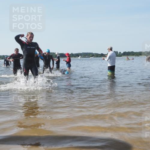 22.06.2025 - Viking Triathlon KatJ http://msf.ph/oto/8089936 22.06.2025 10:25:49 Schwimmen 10, 49, 420, 455, 485, 544, 557, 642 meine-sportfotos.de