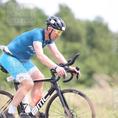 22.06.2025 - Viking Triathlon Yannick Fuchs http://msf.ph/oto/8089941 22.06.2025 13:21:53 Radfahren 37, 133, 364, 406 meine-sportfotos.de