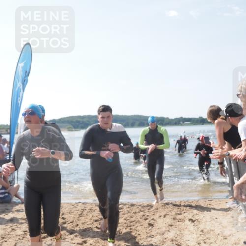 22.06.2025 - Viking Triathlon MichiJ http://msf.ph/oto/8089963 22.06.2025 10:37:42 Schwimmen 21, 141, 163, 177, 187, 245, 396, 411, 433, 456, 506, 614, 619, 639, 645 meine-sportfotos.de