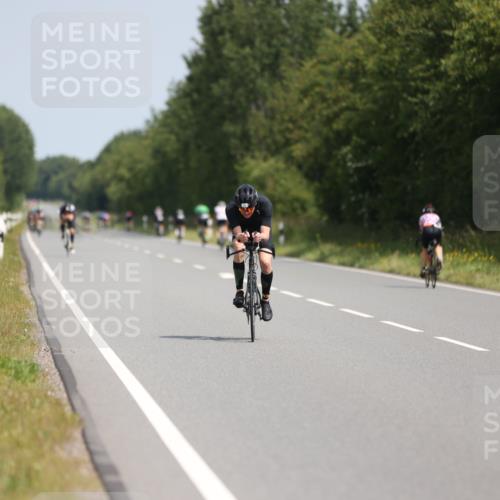 22.06.2025 - Viking Triathlon Yannick Fuchs http://msf.ph/oto/8090003 22.06.2025 11:50:53 Radfahren 14, 17, 358, 403, 440 meine-sportfotos.de