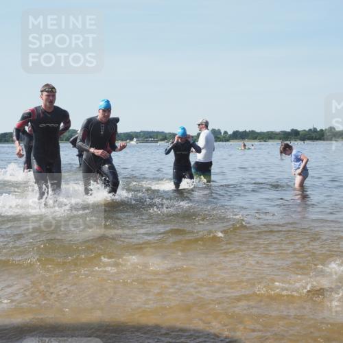 22.06.2025 - Viking Triathlon KatJ http://msf.ph/oto/8090017 22.06.2025 10:25:51 Schwimmen 10, 49, 420, 455, 485, 544, 557, 642 meine-sportfotos.de