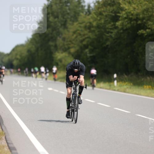 22.06.2025 - Viking Triathlon Yannick Fuchs http://msf.ph/oto/8090019 22.06.2025 11:50:54 Radfahren 14, 17, 358, 403, 440 meine-sportfotos.de