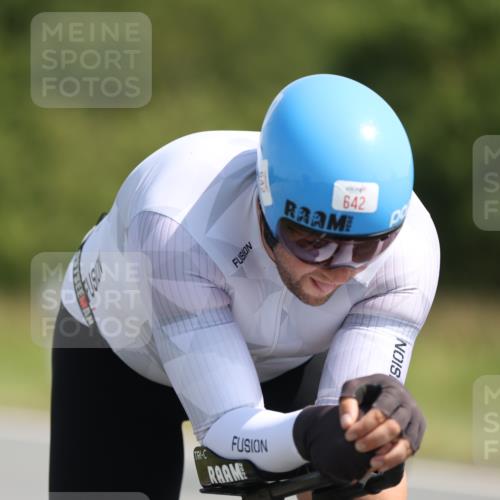 22.06.2025 - Viking Triathlon Yannick Fuchs http://msf.ph/oto/8090102 22.06.2025 11:06:22 Radfahren 78, 89, 110, 153, 361, 376, 427, 642 meine-sportfotos.de