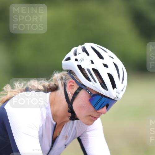 22.06.2025 - Viking Triathlon Yannick Fuchs http://msf.ph/oto/8090105 22.06.2025 13:22:32 Radfahren 18, 268 meine-sportfotos.de