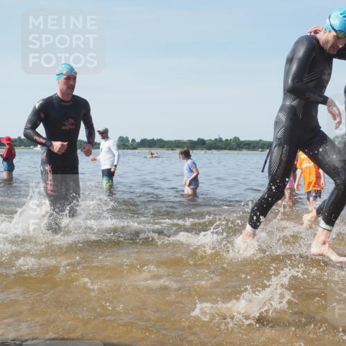 22.06.2025 - Viking Triathlon KatJ http://msf.ph/oto/8090114 22.06.2025 10:25:55 Schwimmen 10, 49, 455, 485, 544, 557, 642 meine-sportfotos.de