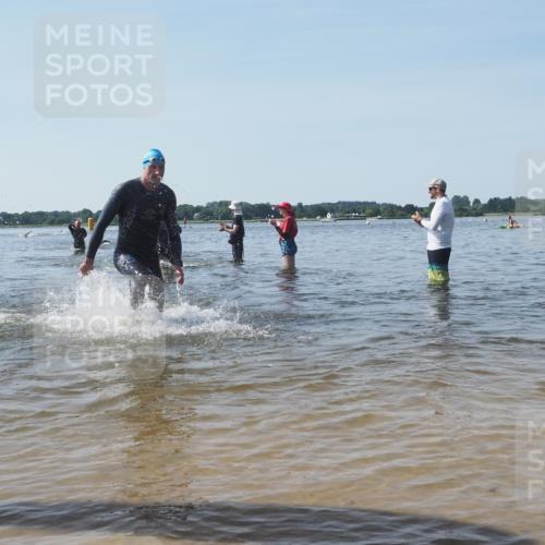 22.06.2025 - Viking Triathlon KatJ http://msf.ph/oto/8090188 22.06.2025 10:26:02 Schwimmen 9, 49, 617, 642 meine-sportfotos.de