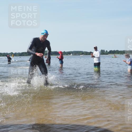 22.06.2025 - Viking Triathlon KatJ http://msf.ph/oto/8090201 22.06.2025 10:26:03 Schwimmen 9, 49, 617, 642 meine-sportfotos.de
