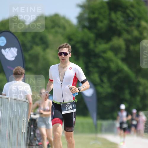 22.06.2025 - Viking Triathlon H.Heesch http://msf.ph/oto/8090232 22.06.2025 12:59:58 Laufen 294 meine-sportfotos.de