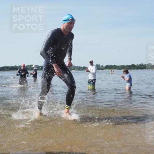 22.06.2025 - Viking Triathlon KatJ http://msf.ph/oto/8090241 22.06.2025 10:26:03 Schwimmen 9, 49, 617, 642 meine-sportfotos.de