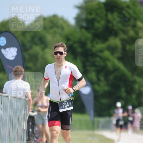 22.06.2025 - Viking Triathlon H.Heesch http://msf.ph/oto/8090249 22.06.2025 12:59:58 Laufen 294 meine-sportfotos.de