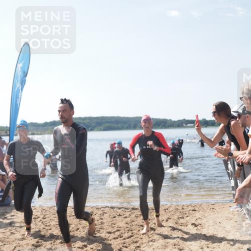 22.06.2025 - Viking Triathlon MichiJ http://msf.ph/oto/8090266 22.06.2025 10:37:49 Schwimmen 146, 177, 245, 335, 396, 411, 433, 506, 614, 619, 645 meine-sportfotos.de