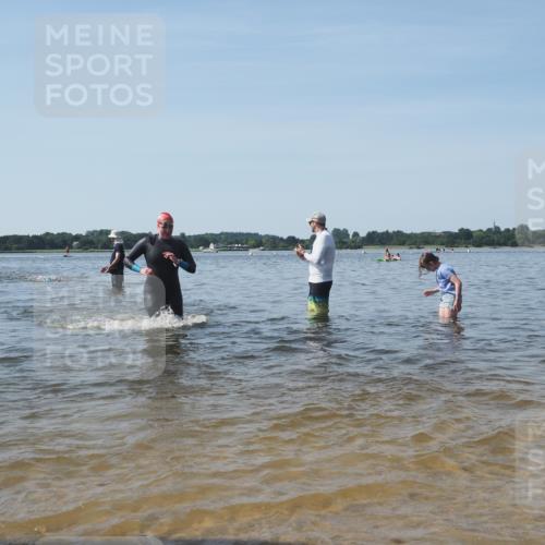 22.06.2025 - Viking Triathlon KatJ http://msf.ph/oto/8090268 22.06.2025 10:26:06 Schwimmen 9, 49, 526, 617, 642 meine-sportfotos.de