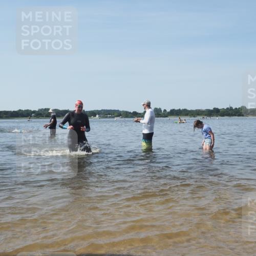 22.06.2025 - Viking Triathlon KatJ http://msf.ph/oto/8090280 22.06.2025 10:26:06 Schwimmen 9, 49, 526, 617, 642 meine-sportfotos.de