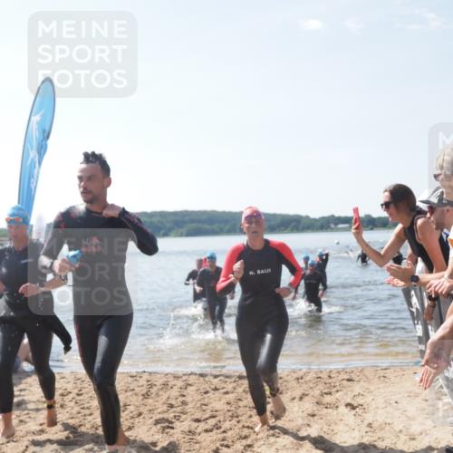 22.06.2025 - Viking Triathlon MichiJ http://msf.ph/oto/8090282 22.06.2025 10:37:49 Schwimmen 146, 177, 245, 335, 396, 411, 433, 506, 614, 619, 645 meine-sportfotos.de