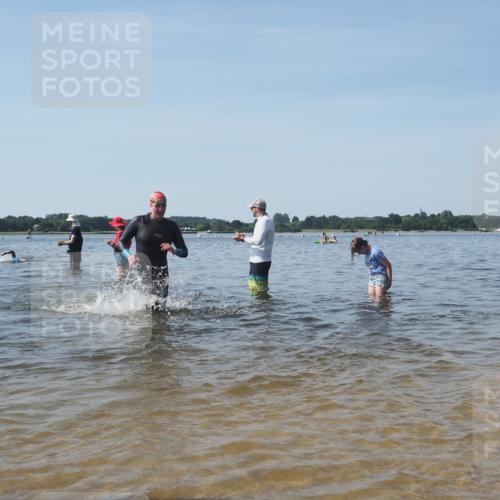 22.06.2025 - Viking Triathlon KatJ http://msf.ph/oto/8090287 22.06.2025 10:26:06 Schwimmen 9, 49, 526, 617, 642 meine-sportfotos.de