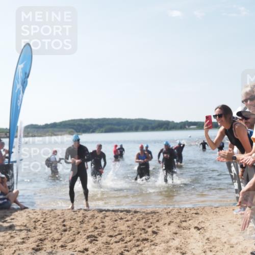 22.06.2025 - Viking Triathlon MichiJ http://msf.ph/oto/8090357 22.06.2025 10:37:51 Schwimmen 146, 335, 396, 411, 433, 506, 619, 645 meine-sportfotos.de