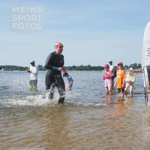 22.06.2025 - Viking Triathlon KatJ http://msf.ph/oto/8090361 22.06.2025 10:26:08 Schwimmen 9, 526, 617, 642 meine-sportfotos.de