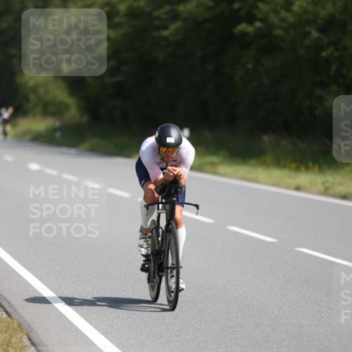22.06.2025 - Viking Triathlon Yannick Fuchs http://msf.ph/oto/8090371 22.06.2025 11:07:21 Radfahren 122, 358, 414, 450, 526, 544, 617, 638 meine-sportfotos.de