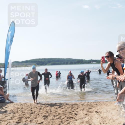 22.06.2025 - Viking Triathlon MichiJ http://msf.ph/oto/8090380 22.06.2025 10:37:51 Schwimmen 146, 335, 396, 411, 433, 506, 619, 645 meine-sportfotos.de