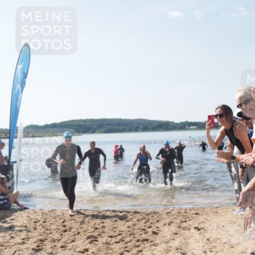 22.06.2025 - Viking Triathlon MichiJ http://msf.ph/oto/8090389 22.06.2025 10:37:51 Schwimmen 146, 335, 396, 411, 433, 506, 619, 645 meine-sportfotos.de