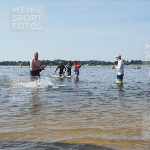 22.06.2025 - Viking Triathlon KatJ http://msf.ph/oto/8090397 22.06.2025 10:26:13 Schwimmen 9, 526, 617 meine-sportfotos.de