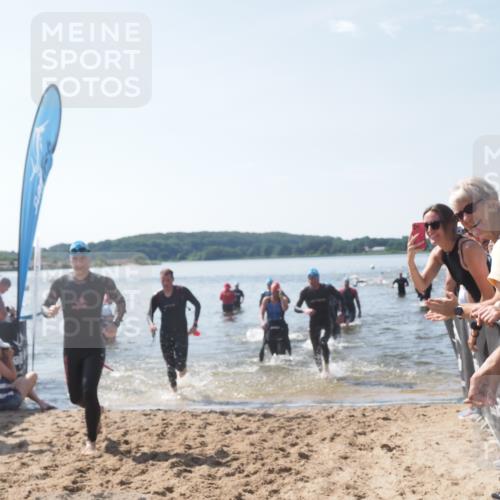 22.06.2025 - Viking Triathlon MichiJ http://msf.ph/oto/8090402 22.06.2025 10:37:52 Schwimmen 146, 335, 396, 411, 433, 506, 619, 645 meine-sportfotos.de