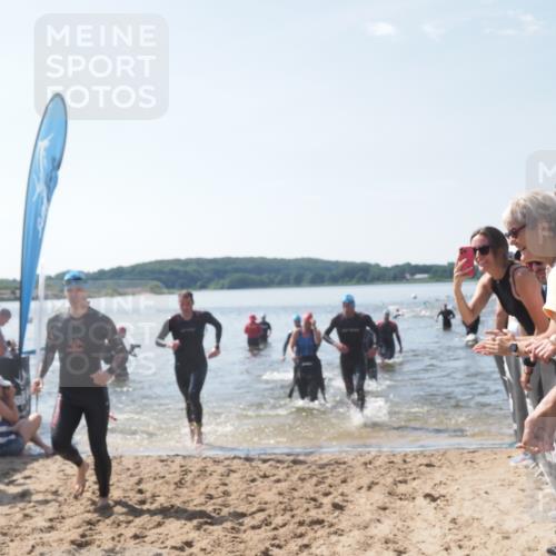 22.06.2025 - Viking Triathlon MichiJ http://msf.ph/oto/8090410 22.06.2025 10:37:52 Schwimmen 146, 335, 396, 411, 433, 506, 619, 645 meine-sportfotos.de