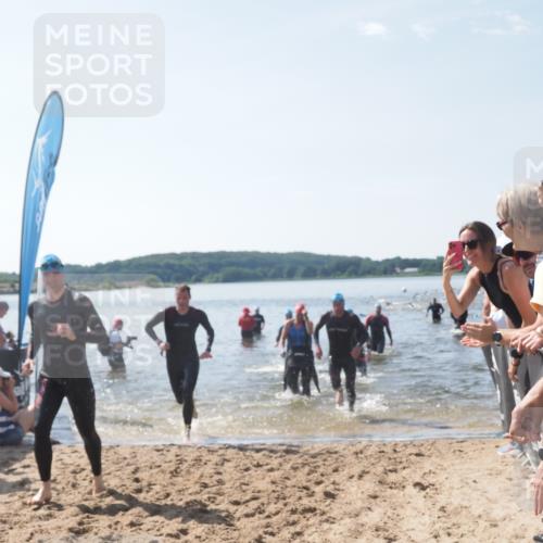 22.06.2025 - Viking Triathlon MichiJ http://msf.ph/oto/8090425 22.06.2025 10:37:52 Schwimmen 146, 335, 396, 411, 433, 506, 619, 645 meine-sportfotos.de