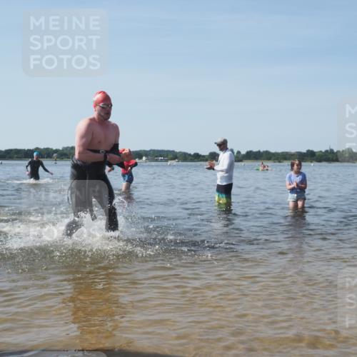 22.06.2025 - Viking Triathlon KatJ http://msf.ph/oto/8090450 22.06.2025 10:26:14 Schwimmen 9, 526, 617 meine-sportfotos.de